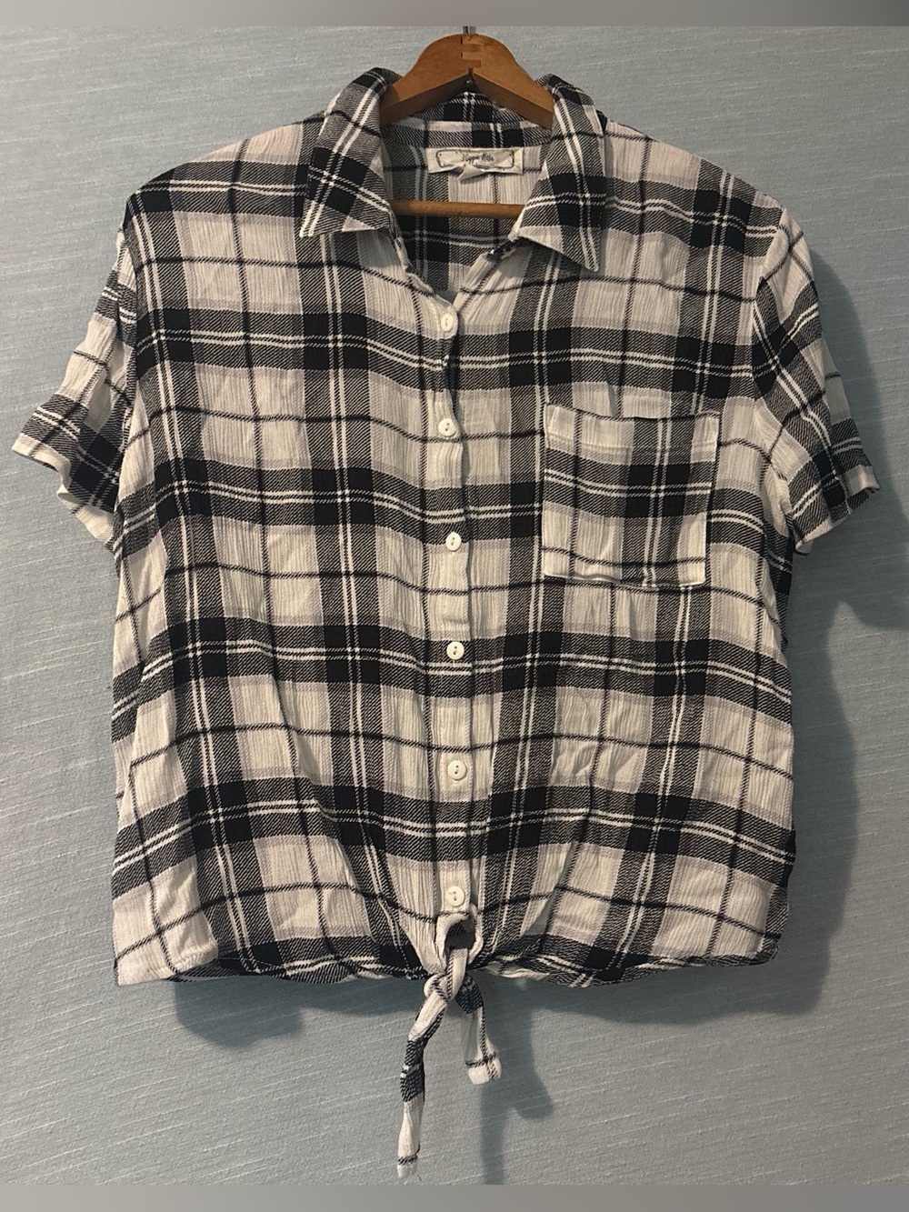 Hippie Rose Blouse Short Sleeve Button Tie-Front Black/White Plaid Women’s Sz M